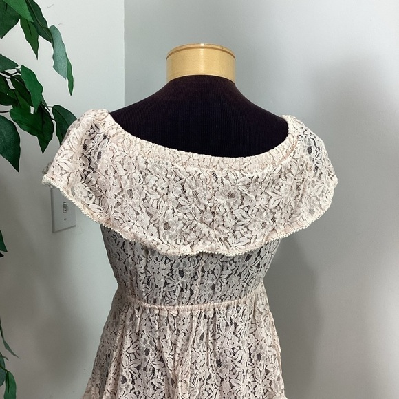 Pixie Dust Clothing floral lace summer top Woman’s size small peach and … - Picture 4 of 15